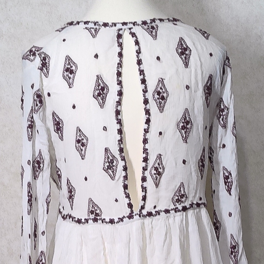 NWOT Free People Embroidery Bohemian V-Neck,Bell Sleeve,Brown & White Top Sz S - Picture 4 of 9